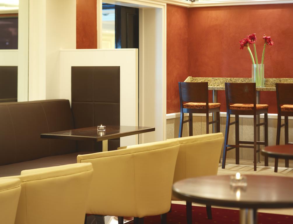 Aghadoe Heights Hotel & Spa Cill Airne Kültér fotó The lounge at the airport
