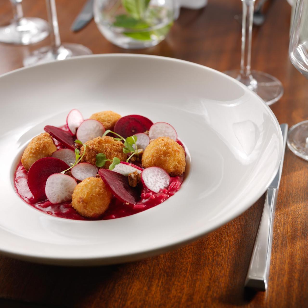 Aghadoe Heights Hotel & Spa Cill Airne Kültér fotó A beetroot and goat's cheese salad